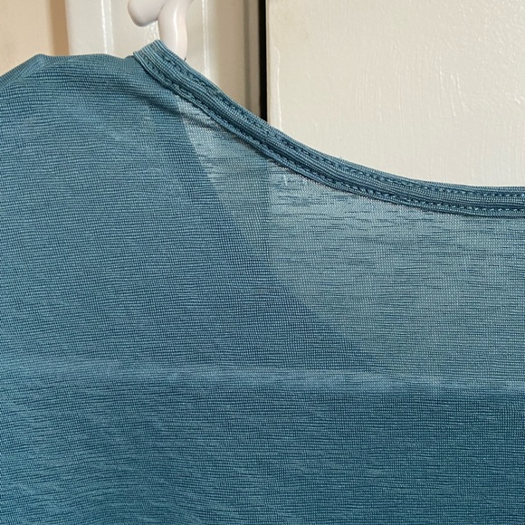 Athleta Workout Top - Large - Picture 5 of 5